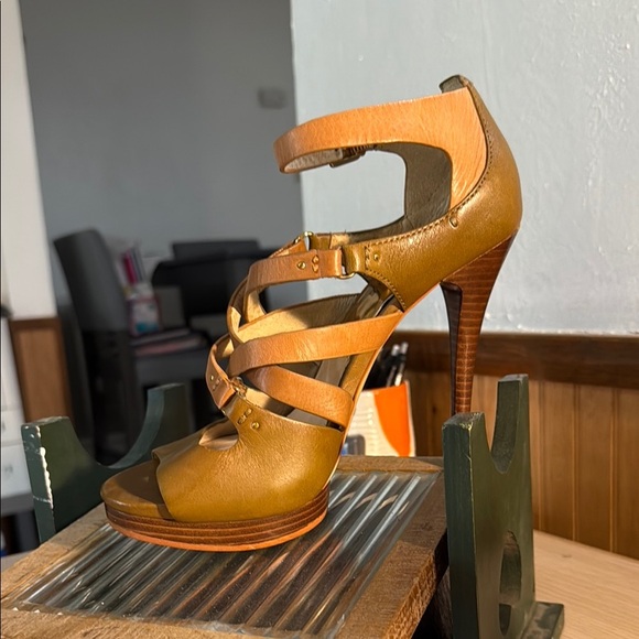 Michael Kors Tan Strappy Women's Heels - Picture 8 of 12